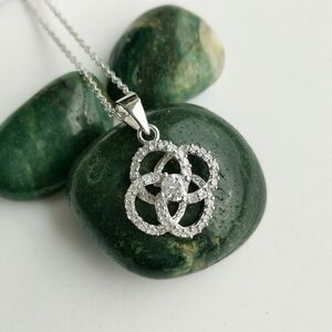 Love Knot CZ sterling silver pendant necklace 🆕